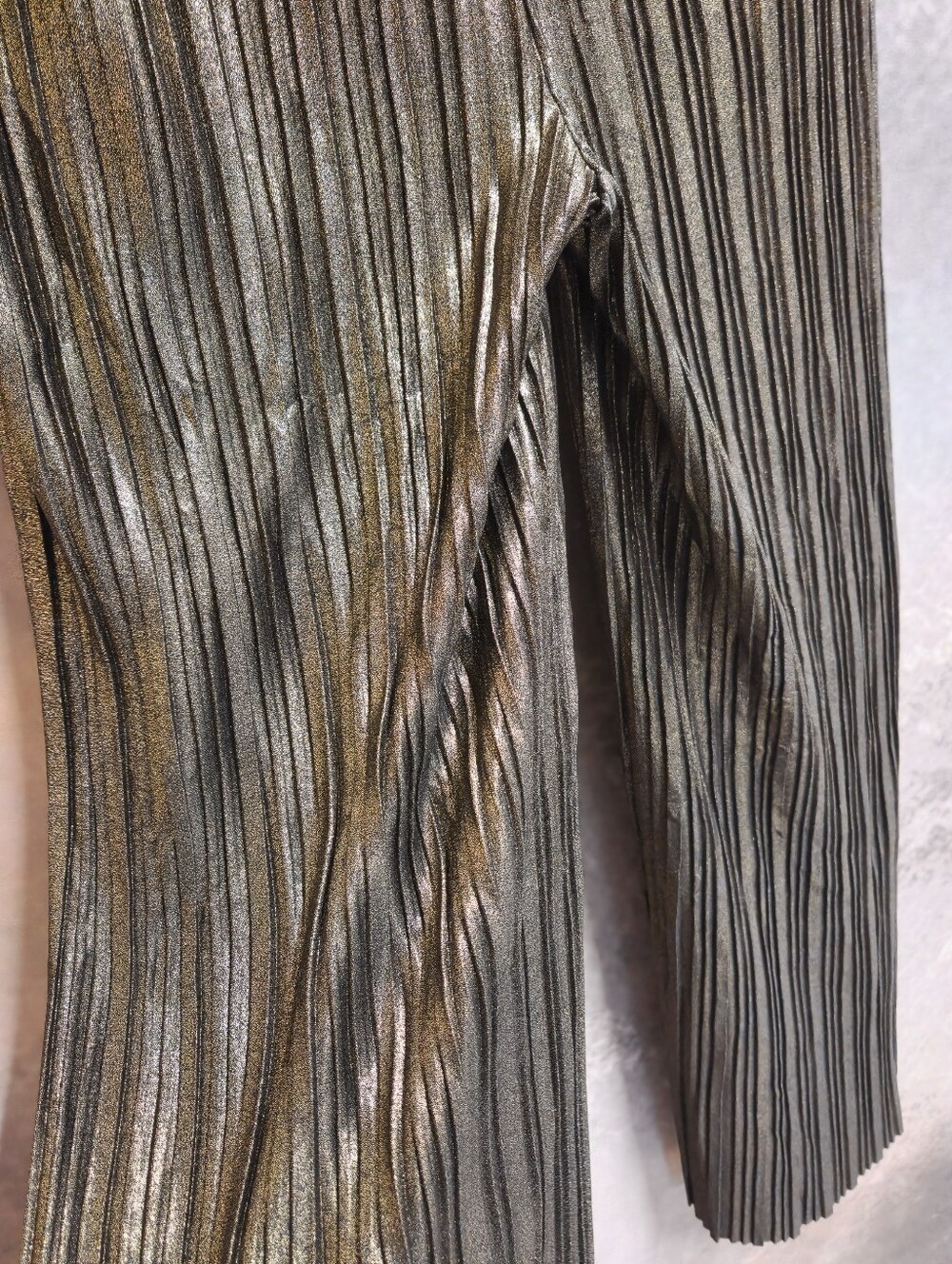 NWT Ann Taylor "The Pleated Wide Leg" Pants - Metallic Gold - Size 10